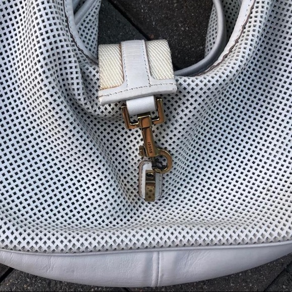 White Leather and Gold Hardware Shoulder Purse - Picture 2 of 13